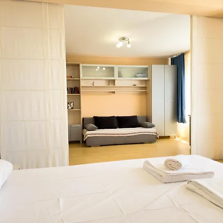 Views בית הארחה 3*