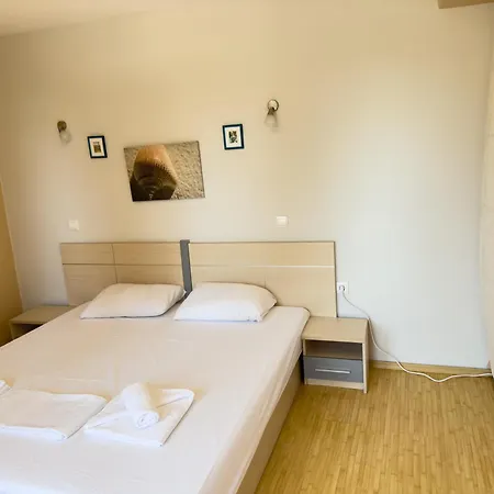 בית הארחה Views 3*