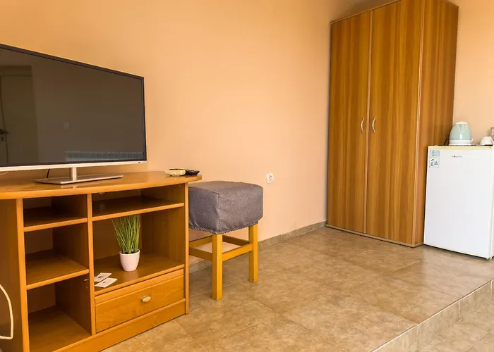 Views Guest house 3*